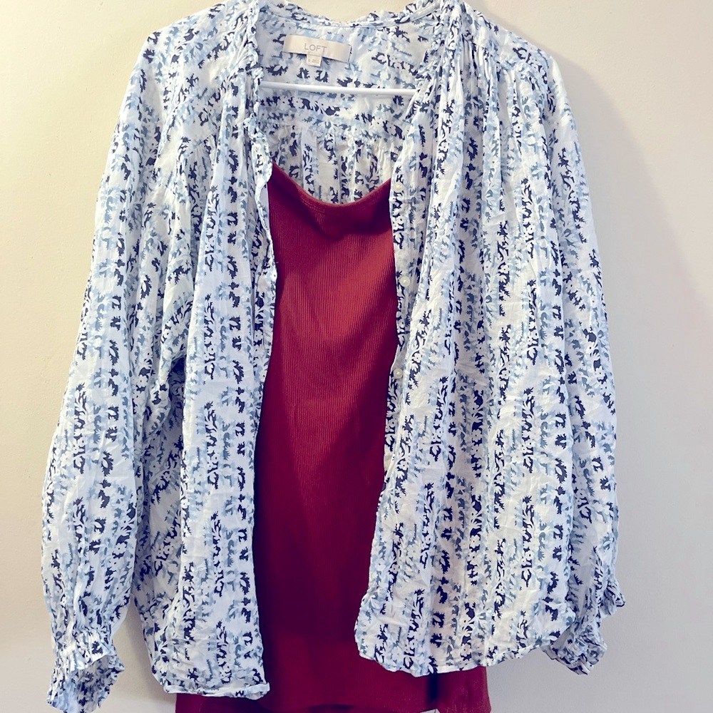 Loft Ruffle Neck White/Navy/Blue Floral Button Top with Ruffle sleeves.